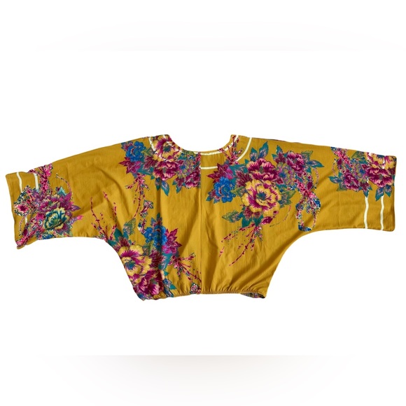 Flying Tomato flowy crop top - Picture 3 of 3